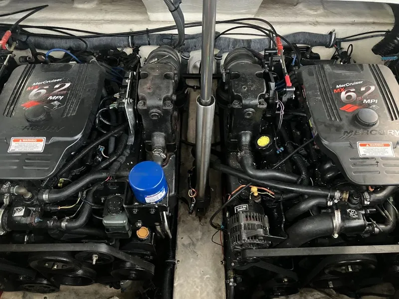 Slide: The Image of Dual MerCruiser 6.2 MPI engines in 2006 Formula 31 Performance Cruiser. - 18