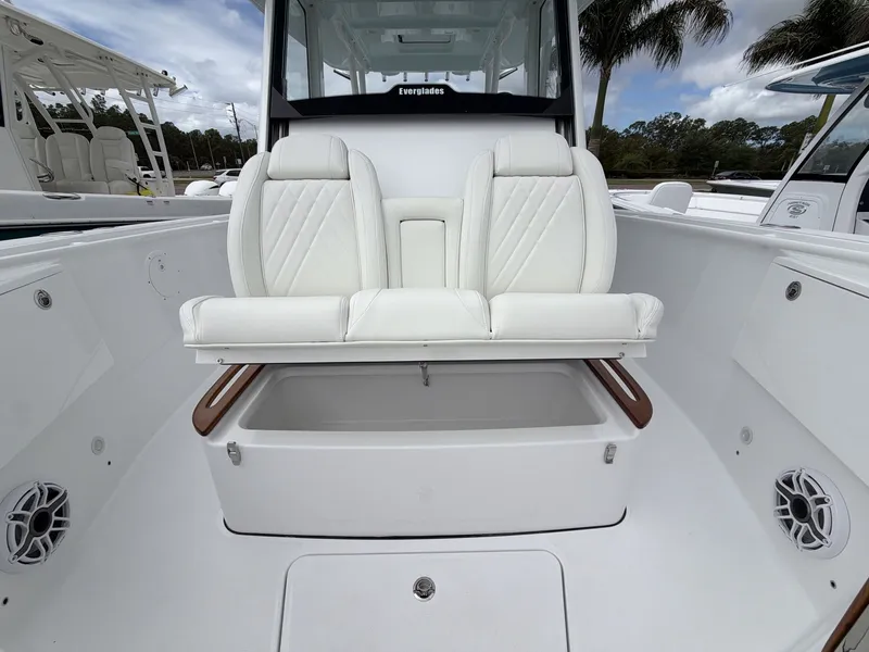 Slide: The Image of Everglades 335 Center Console 2026 - 13