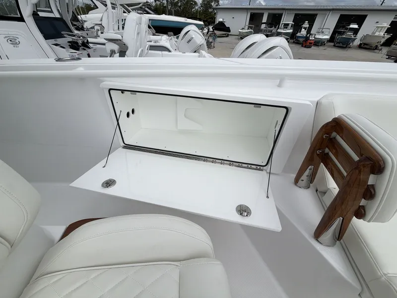 Slide: The Image of Everglades 335 Center Console 2026 - 14