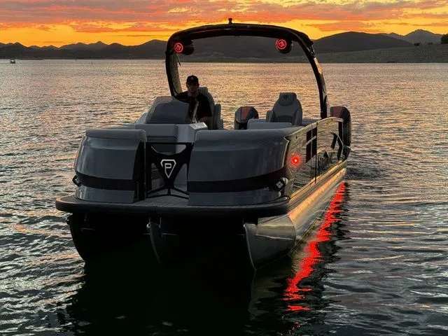 Slide: The Image of Paradigm Boats 27SST 2025 - 11