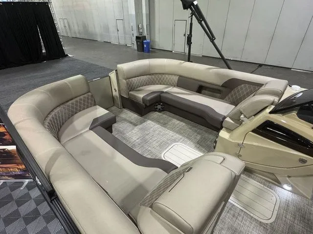 Slide: The Image of Vanderbilt 700T 2026 - 5