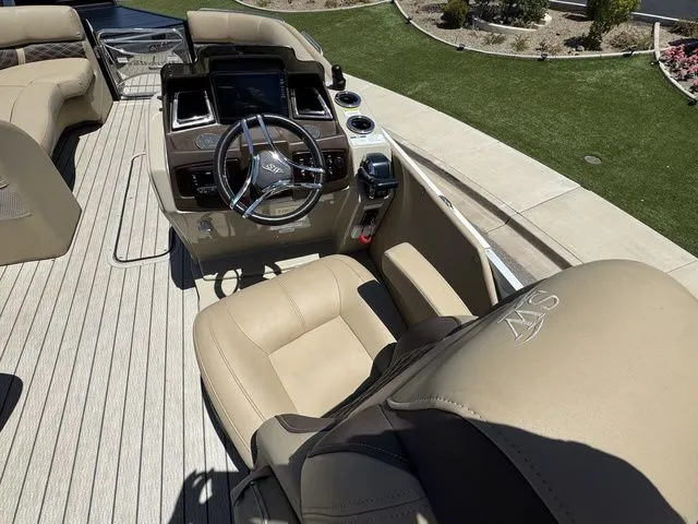 Slide: The Image of Silver Wave 2610 SW7 JS 2024 - 12