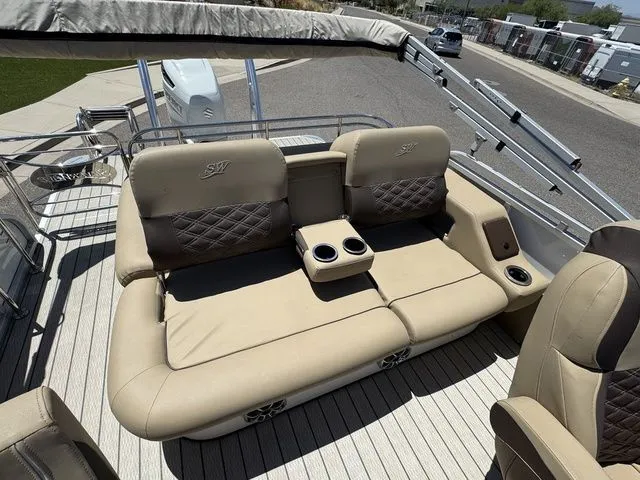 Slide: The Image of Silver Wave 2610 SW7 JS 2024 - 19