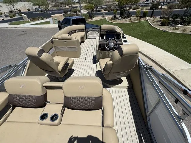 Slide: The Image of Silver Wave 2610 SW7 JS 2024 - 21