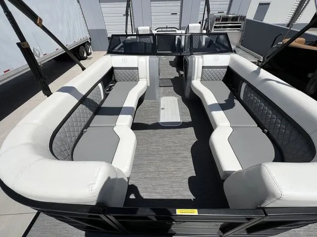 Slide: The Image of Godfrey Aqua Patio 255 2022 - 5