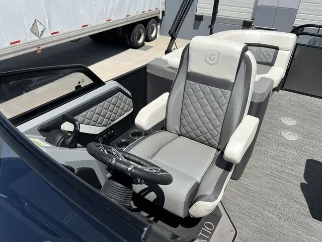 Slide: The Image of Godfrey Aqua Patio 255 2022 - 9