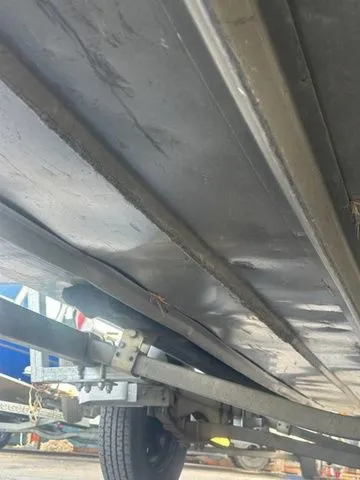 Slide: The Image of Smoker Craft Sportsman 1860 AS IS 2002 - 10