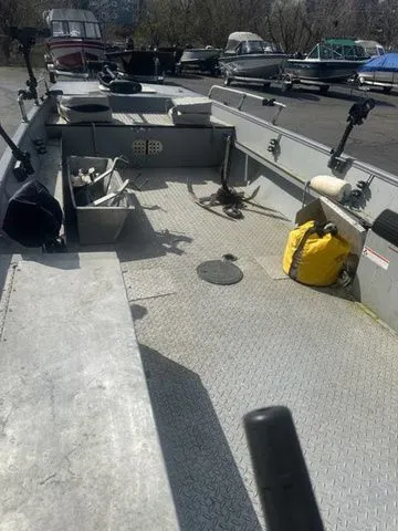 Slide: The Image of Smoker Craft Sportsman 1860 AS IS 2002 - 5