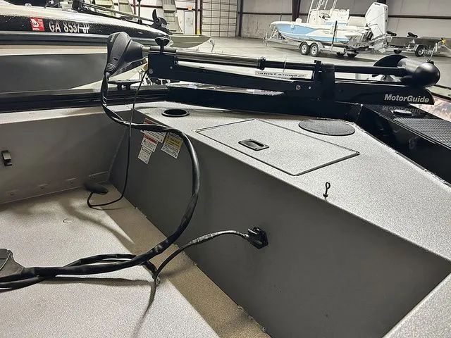 Slide: The Image of Lowe Skorpion SS 2023 - 4