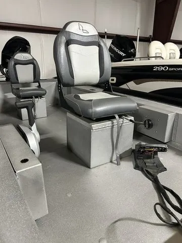 Slide: The Image of Lowe Skorpion SS 2023 - 5