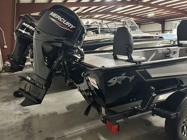 Slide: The Image of Lowe Skorpion SS 2023 - 9