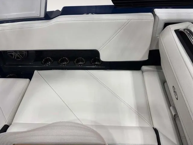 Slide: The Image of Cobalt R4 Surf 2026 - 11