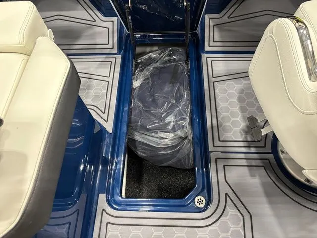 Slide: The Image of Cobalt R4 Surf 2026 - 22