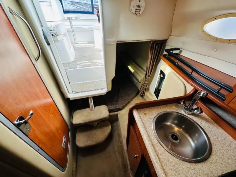 Slide: The Image of Express Cruiser 250 2007 - 17