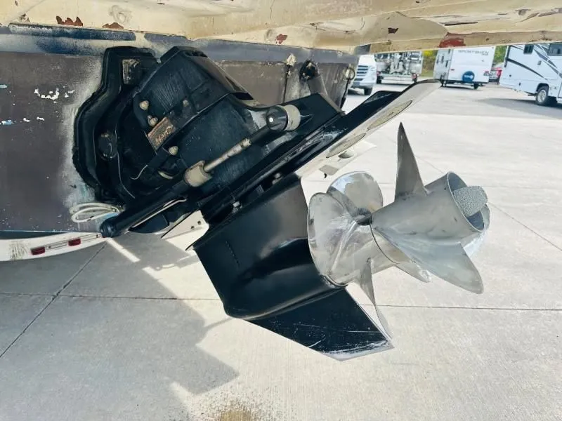 Slide: The Image of Express Cruiser 250 2007 - 19