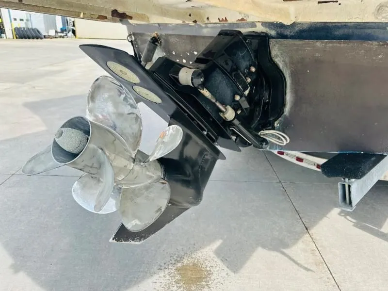 Slide: The Image of Express Cruiser 250 2007 - 20