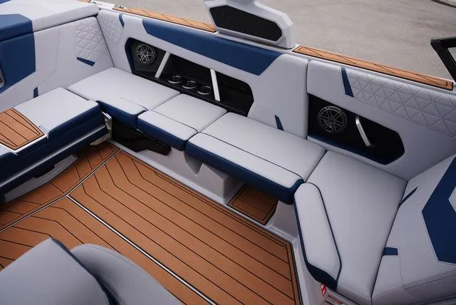 Slide: The Image of Nautique Super Air Nautique GS22 2026 - 15