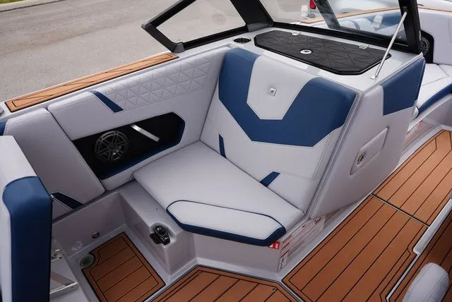 Slide: The Image of Nautique Super Air Nautique GS22 2026 - 18