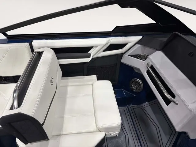 Slide: The Image of Cobalt R4 Surf 2026 - 12