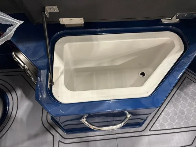 Slide: The Image of Cobalt R4 Surf 2026 - 23