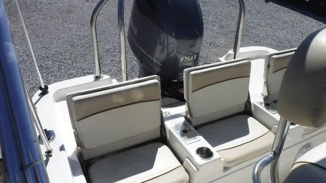 Slide: The Image of NauticStar 211 Angler 2018 - 10