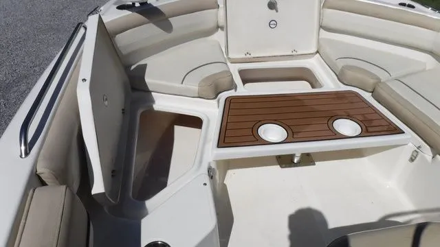 Slide: The Image of NauticStar 211 Angler 2018 - 6