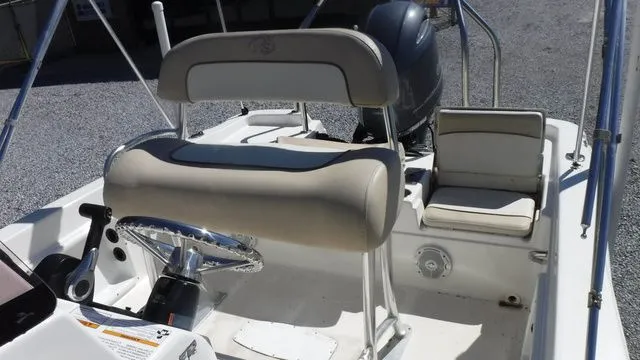 Slide: The Image of NauticStar 211 Angler 2018 - 9