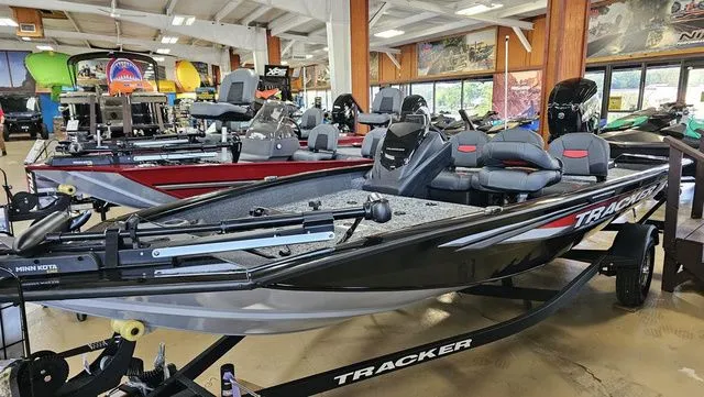 Slide: The Image of Tracker Pro Team 175 TF 2026 - 15