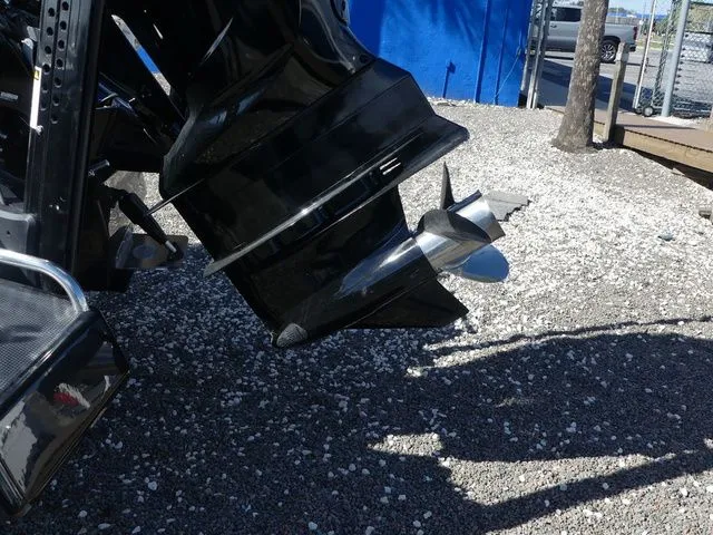 Slide: The Image of Robalo 266 Cayman SkyDeck 2026 - 10