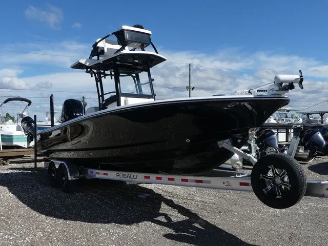 Slide: The Image of Robalo 266 Cayman SkyDeck 2026 - 3