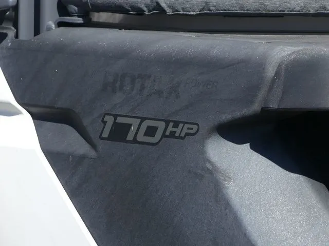 Slide: The Image of Sea-Doo Switch Cruise 18 2023 - 8