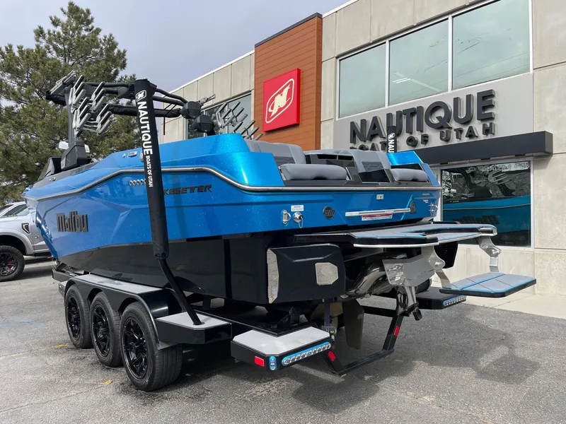 Slide: The Image of Malibu 26 LSV 2024 - 3