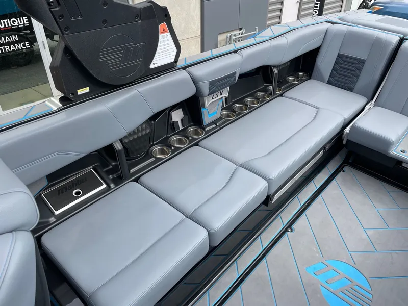 Slide: The Image of Malibu 26 LSV 2024 - 8