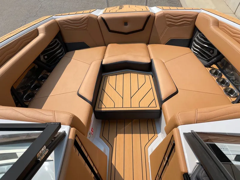 Slide: The Image of Nautique G23 2026 - 11