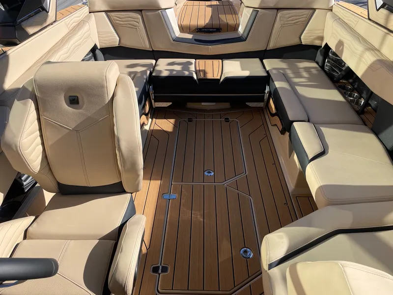 Slide: The Image of Nautique G23 2026 - 12