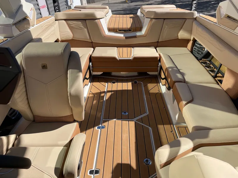 Slide: The Image of Nautique G23 2026 - 12