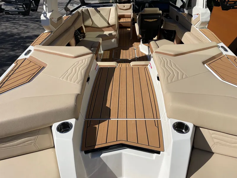 Slide: The Image of Nautique G23 2026 - 4