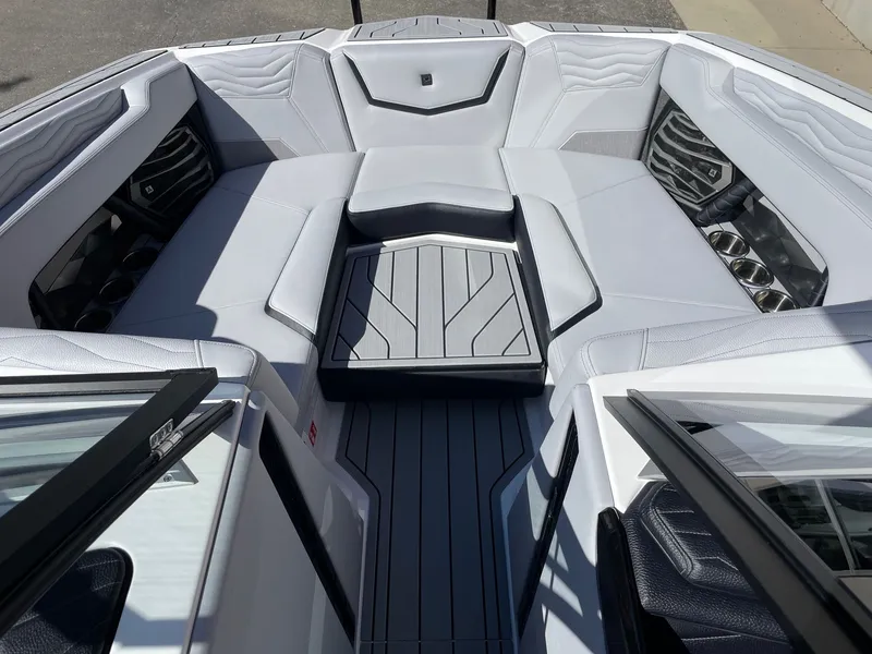 Slide: The Image of Nautique G23 2026 - 11