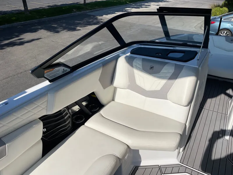 Slide: The Image of Nautique G23 2022 - 10