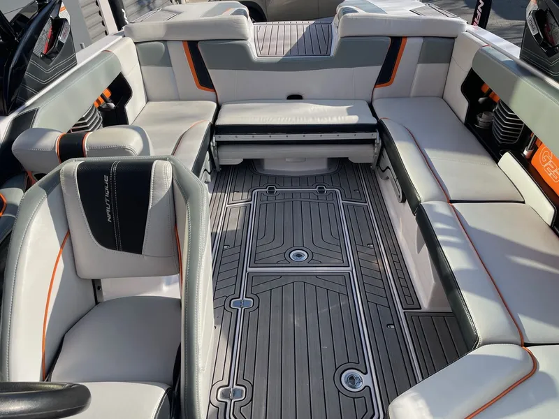 Slide: The Image of Nautique G23 2015 - 12