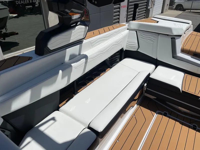 Slide: The Image of Nautique G25 2025 - 7