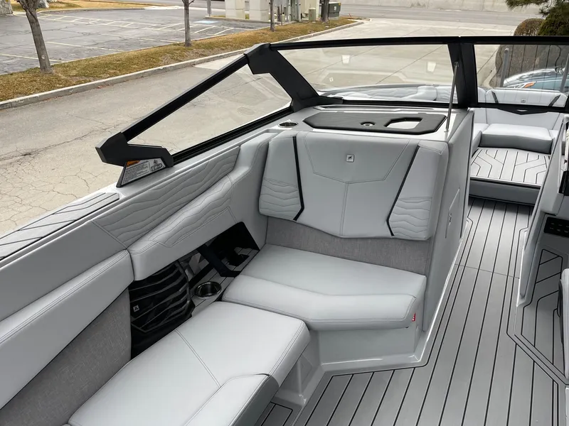 Slide: The Image of Nautique G25 2026 - 10