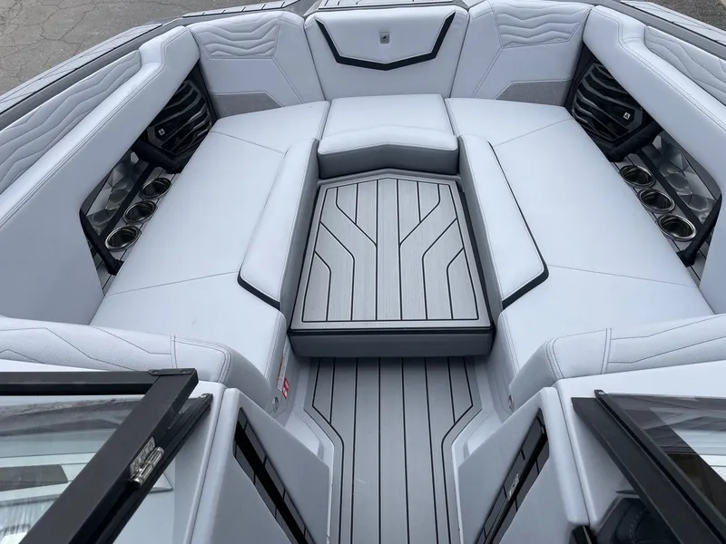 Slide: The Image of Nautique G25 2026 - 11