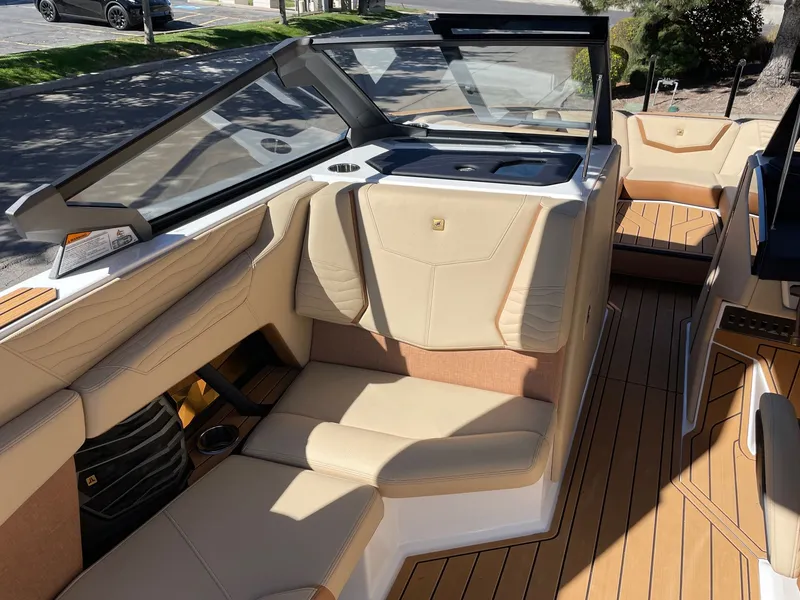 Slide: The Image of Nautique G25 2026 - 10