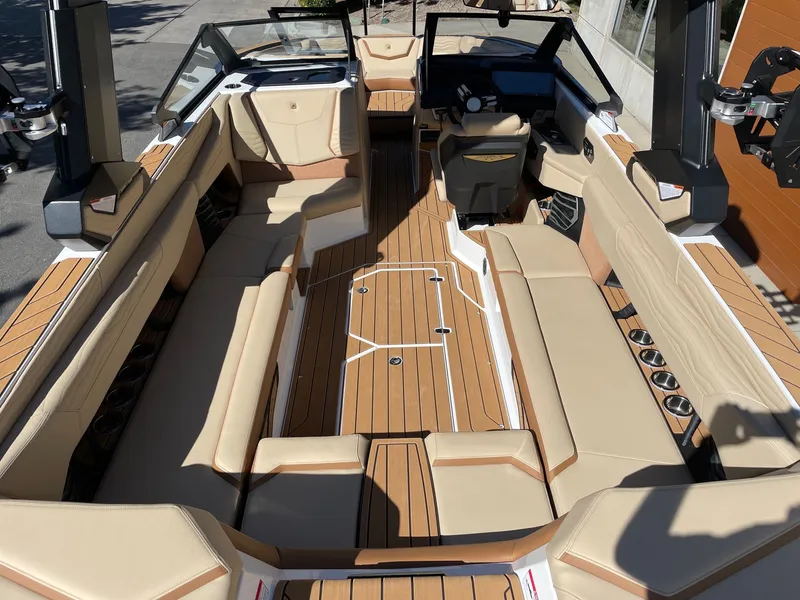 Slide: The Image of Nautique G25 2026 - 5