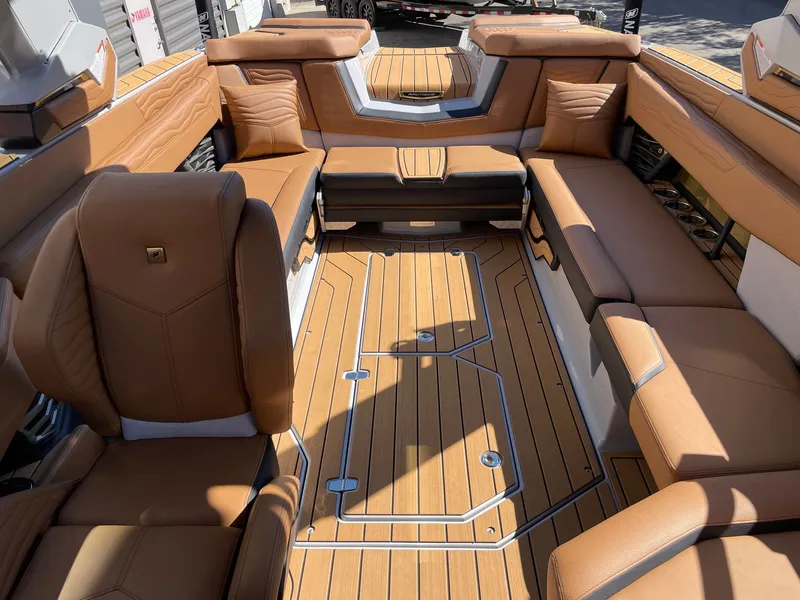 Slide: The Image of Nautique G25 2026 - 12