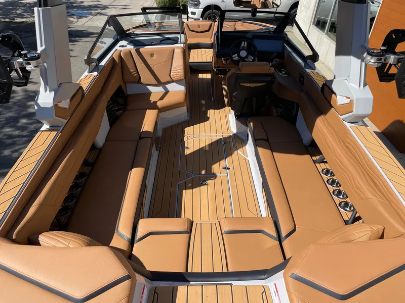 Slide: The Image of Nautique G25 2026 - 5