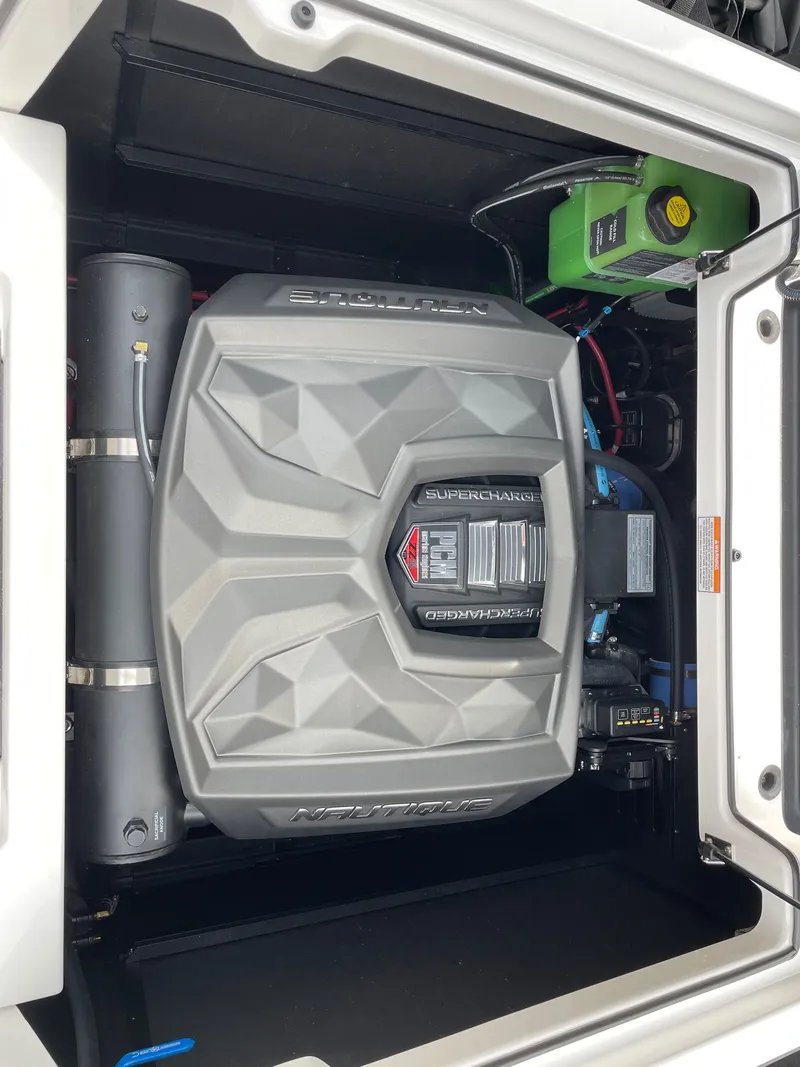 Slide: The Image of Nautique G25 2025 - 13