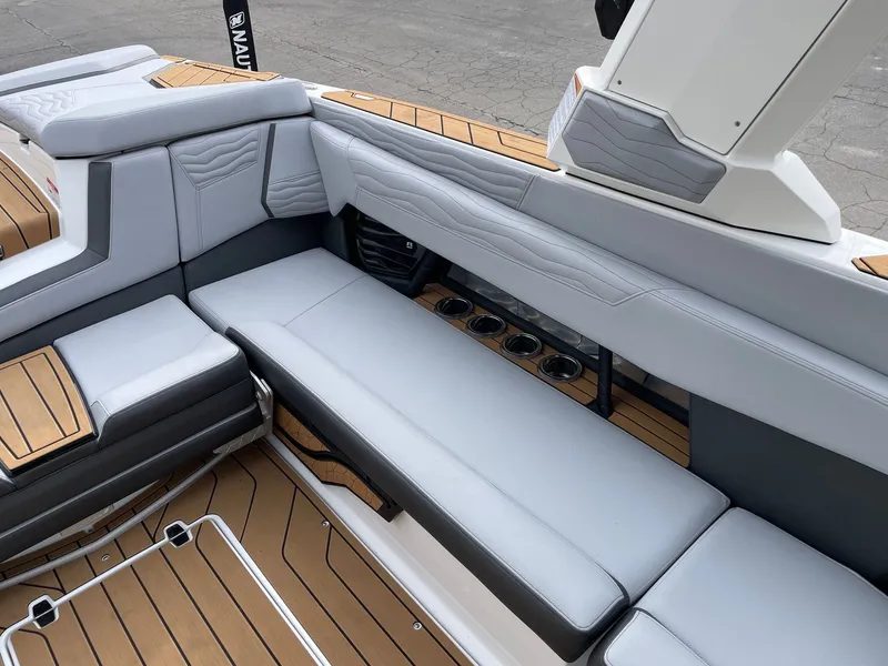 Slide: The Image of Nautique G25 2025 - 9