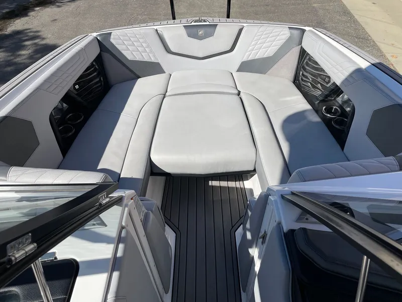 Slide: The Image of Nautique G25 2022 - 11